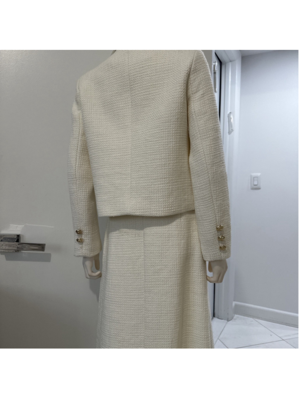 Women Skirt Suit Ivory Size Medium Gold Bottom 2 Piece Jacket - Picture 8 of 16